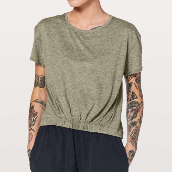 lululemon athletica Tops - Lululemon Short Notice Short Sleeve Tee Sz 6